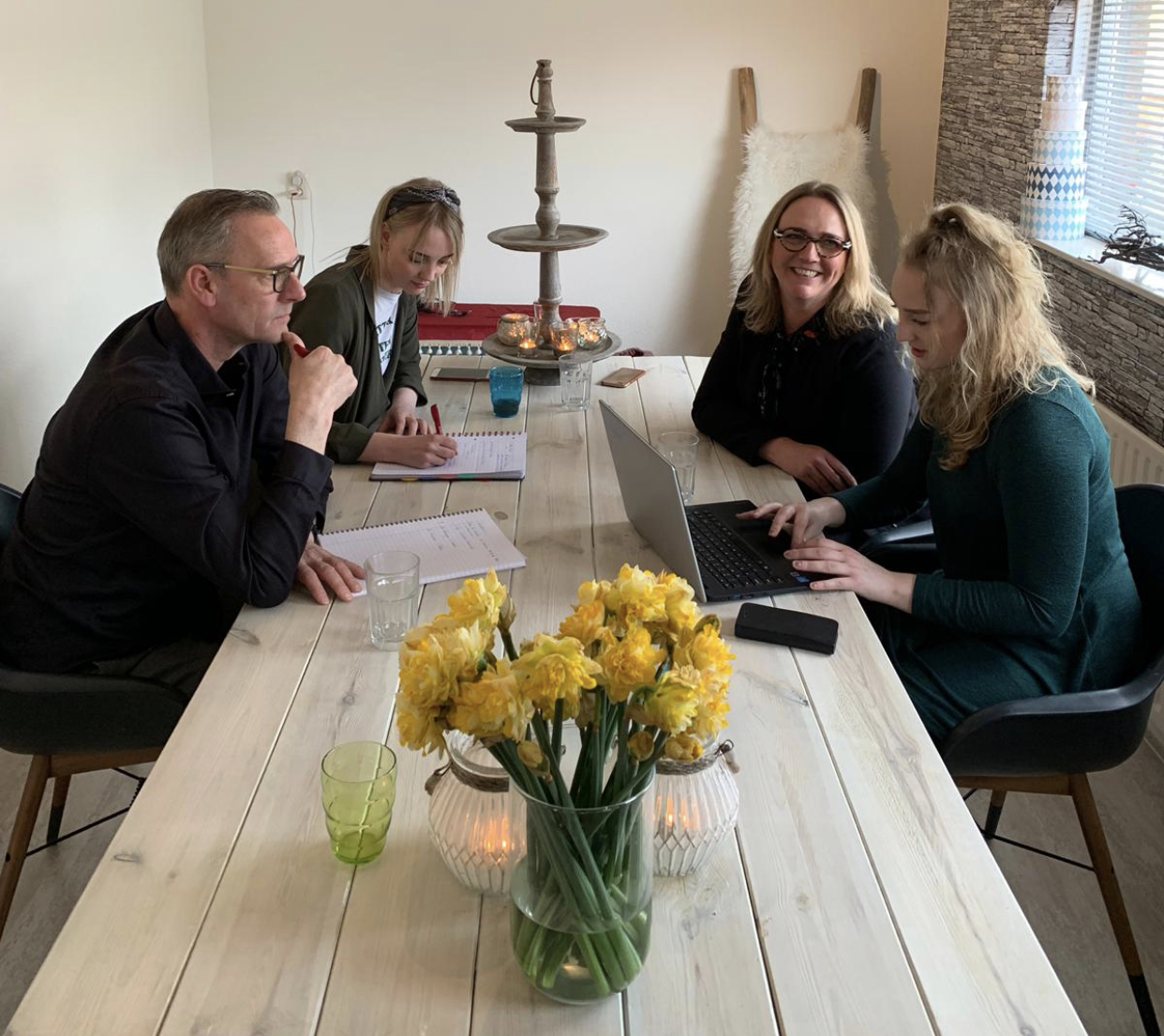 Wie zijn wij Theater met een boodschap